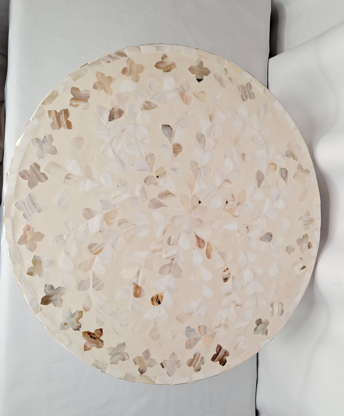 Shell cake stand